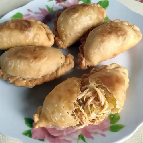 como se prepara Empanadas de Pollo Jugosas con Masa Casera paso 2 Receta Empanadas de pollo caseros