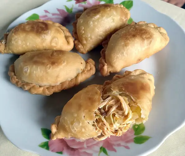 como se prepara Empanadas de Pollo Jugosas con Masa Casera paso 1 Receta Empanadas de pollo caseros